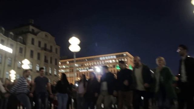 Flashmob 1 München Karlsplatz Stachus Yalla Dabke