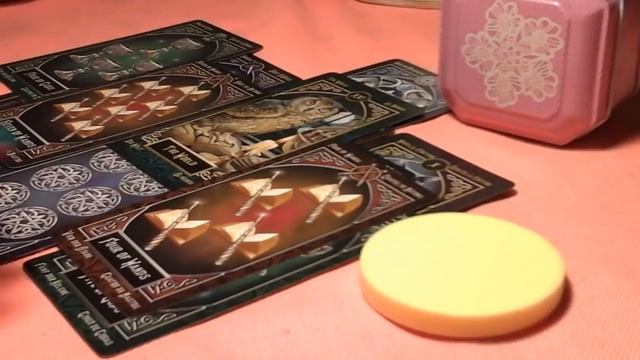 ЧТО У НЕГО С СОПЕРНИЦЕЙ? ТРЕУГОЛЬНИК. ТАРО РАСКЛАД. смотреть онлайн