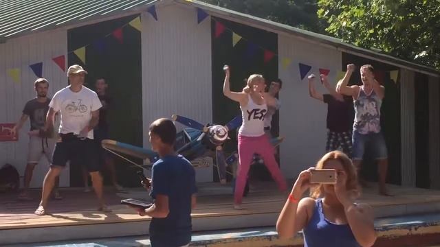 Танец, зарядка смотреть онлайн