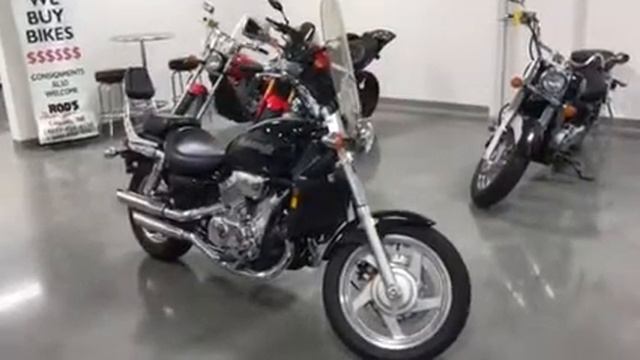 2001 Honda Magna смотреть онлайн