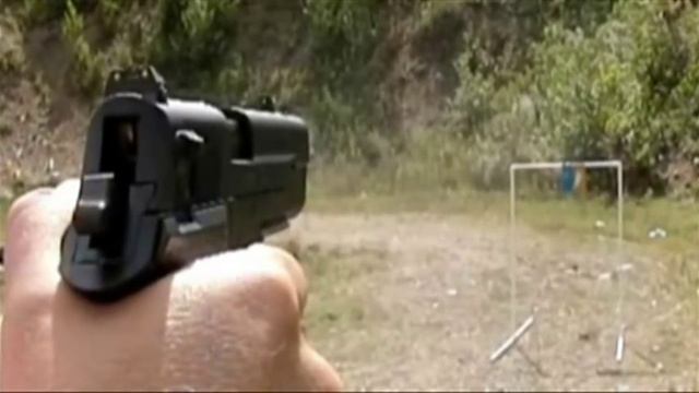 Sig Sauer 22 and 9mm pistols filmed at 600fps slow motion смотреть онлайн