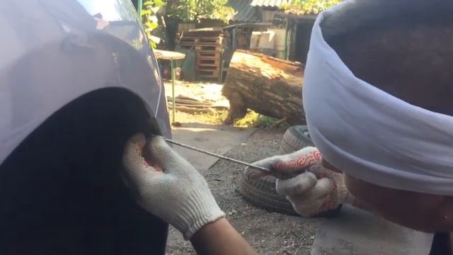 Замена лампы в передней фаре без снятия бампера а так же самой фары смотреть онлайн