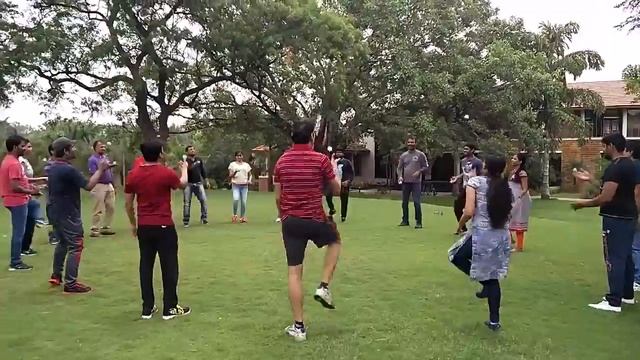 Ball toss synergy team building game смотреть онлайн
