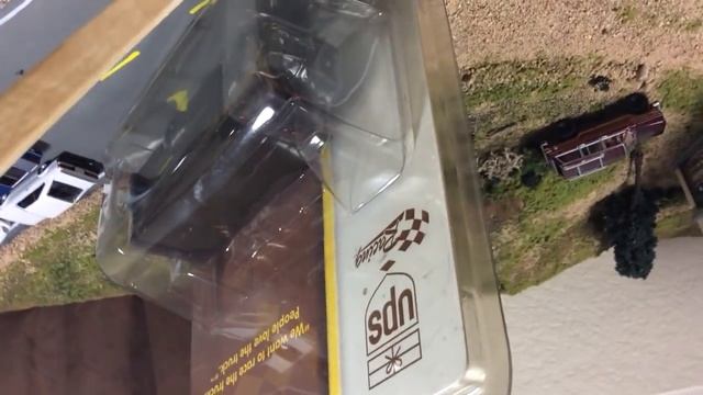 1/64 UPS Truck and Toyota Supra смотреть онлайн