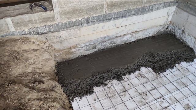 Бетонный пол по грунту! Способ без маяков! Дом из опилкобетона смотреть онлайн