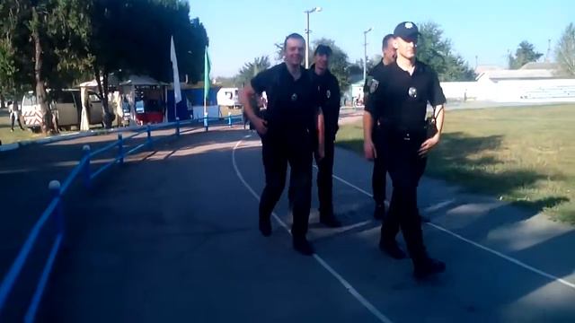 Кривой Рог Полиция охраняет выставку собак 22.09. смотреть онлайн