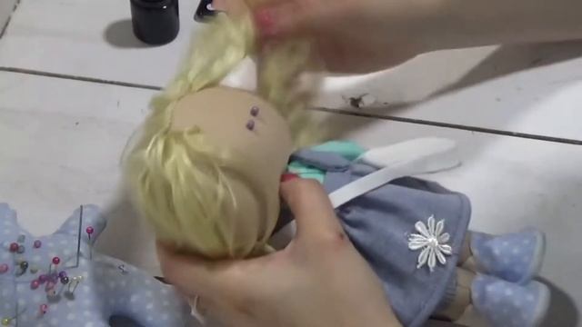 РИСУЕМ ЛИЦО КУКЛЕ смотреть онлайн