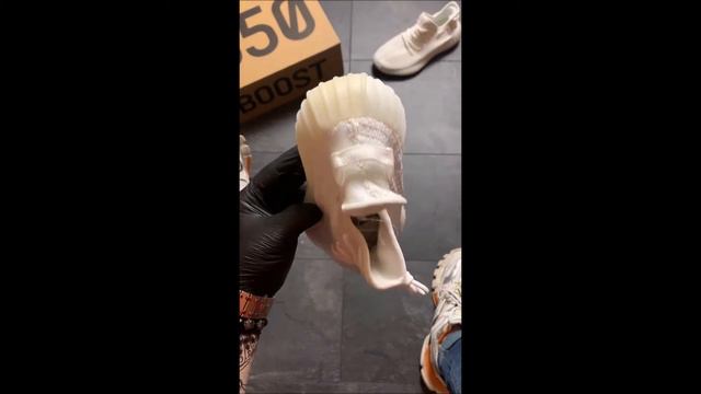 Обзор Adidas Yeezy Boost 350 v2 Full White смотреть онлайн