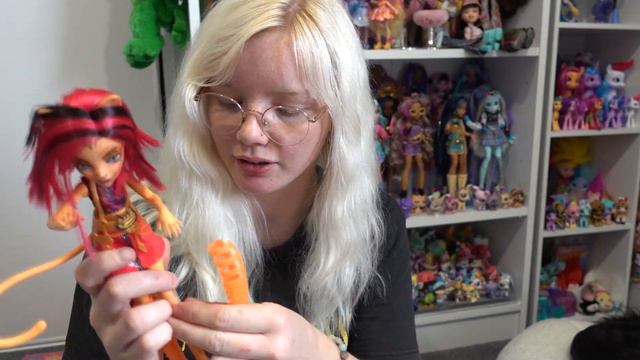 NEW Monster High NEON FRIGHTS DOLLS! смотреть онлайн