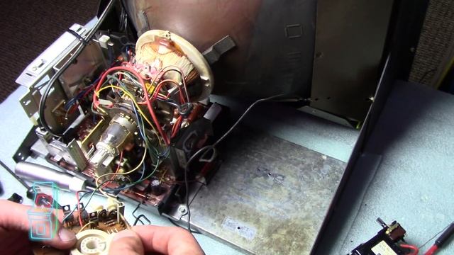 Wells Gardner K4600 Flyback Swap [Arcade CRT Monitor] смотреть онлайн