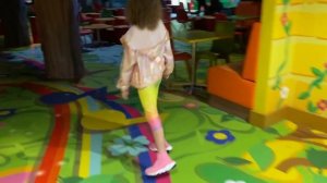 Прятки в отеле от Макс и Катя