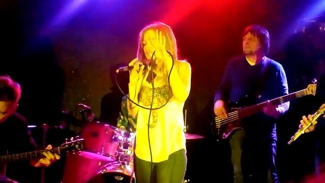 Карелия - Через поле. Live. смотреть онлайн