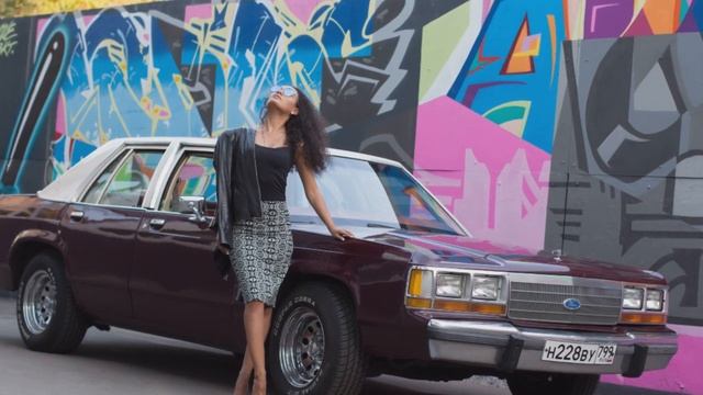 Ford LTD CrownVictoria смотреть онлайн