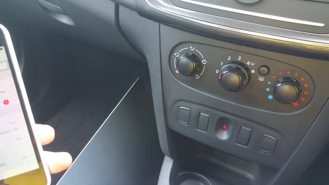 Dacia Sandero Pairing Bluetooth смотреть онлайн