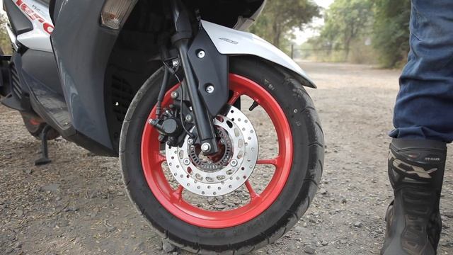Yamaha Aerox 155 Review - Design, Features & Ergonomics смотреть онлайн