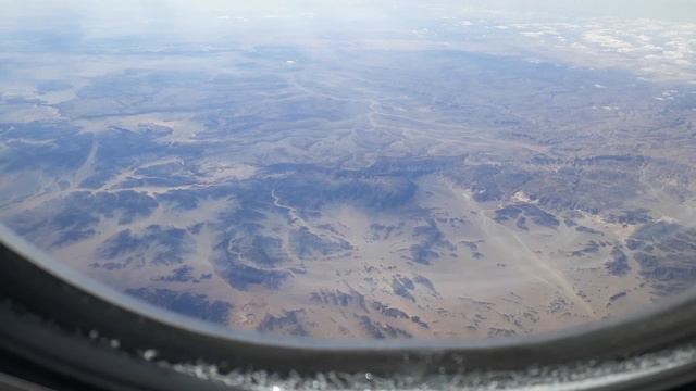 Что такое пустынная глушь? А вот оно что! Полет над пустыней смотреть онлайн