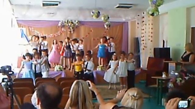 Выпускной вальс 4-Б СШ №128 смотреть онлайн