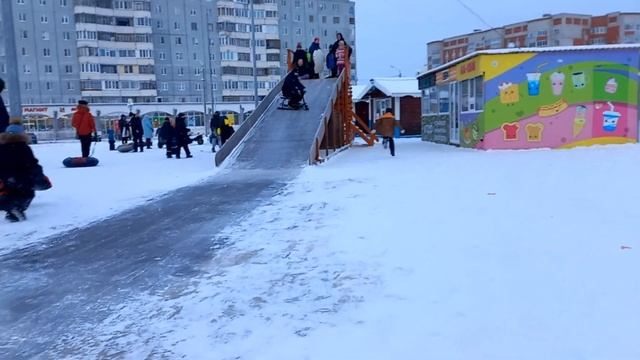 Открыли Зимний сезон ПОКАТУШЕК.Покатушки на Снегокате! смотреть онлайн