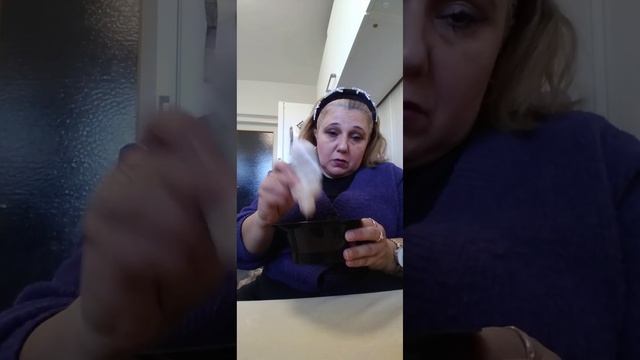 3 видео, в миске 2 пачки краски волос размешиваю для корней моих волос. смотреть онлайн