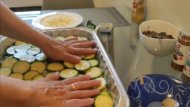 очень сочное мясо по французски(картофель,грибы, кабачок) получается очень вкусно ? смотреть онлайн