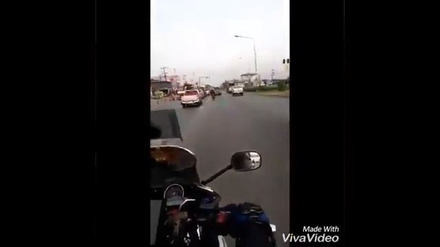 Honda Sonic 125 vs Bigbike BAKBAKAN смотреть онлайн