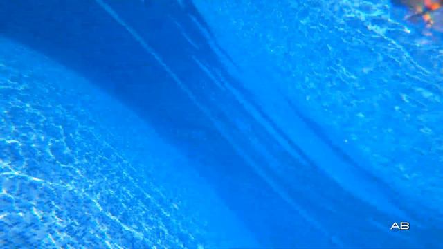 Каникулы в Болгарии - С GoPro в бассейне. смотреть онлайн