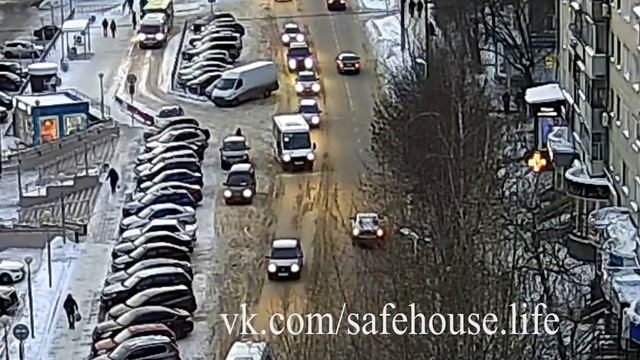 SafeHouse.Life/ДТП Иваново, ул. 8 Марта (ТРЦ Серебрянный город) смотреть онлайн