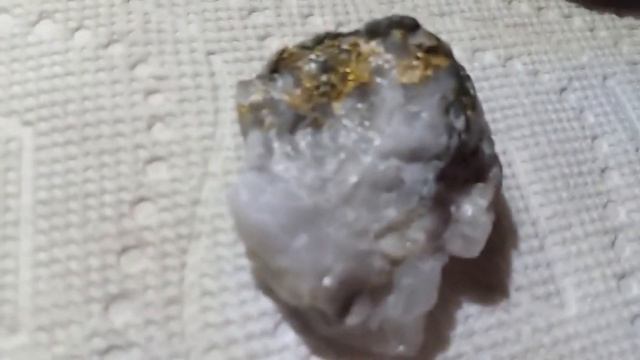 Gold vs Pyrite & Chalcopyrite . смотреть онлайн