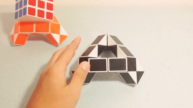 Фигуры из змейки Рубика:Подставка для кубик Рубика(#5)HD смотреть онлайн