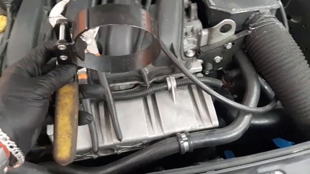 Como cambiar el aceite de un renault clio смотреть онлайн