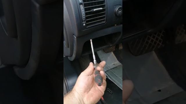 Ac drain clean & fix Audi A8 D2 смотреть онлайн