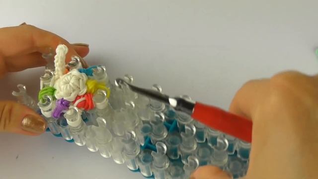 Весёлая ручка из резинок на станке Как сплести ручку смотреть онлайн