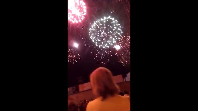 Салют взорвался в толпе людей в Дзержинске смотреть онлайн