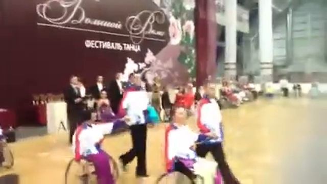 Танцы на колясках смотреть онлайн