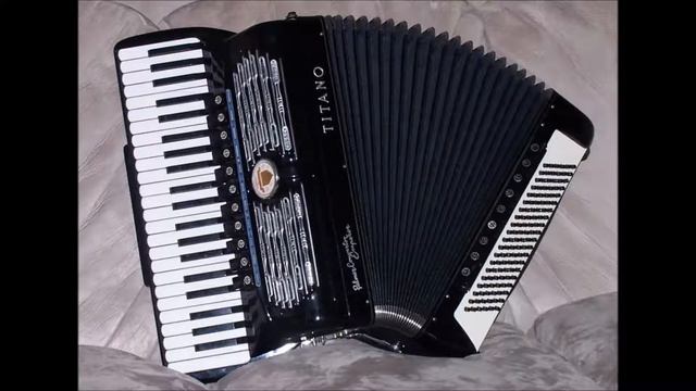 Sonata in Dm K1 - (D. Scarlatti) performed by Italian junior World Champion free-bass accordion смотреть онлайн