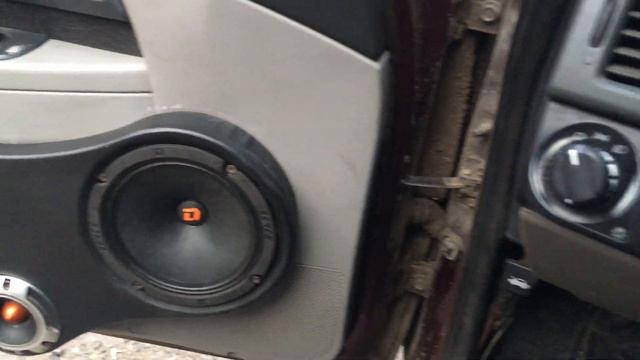 Замена штатной акустики в Lada Priora на DL AUDIO RAVEN 165 смотреть онлайн