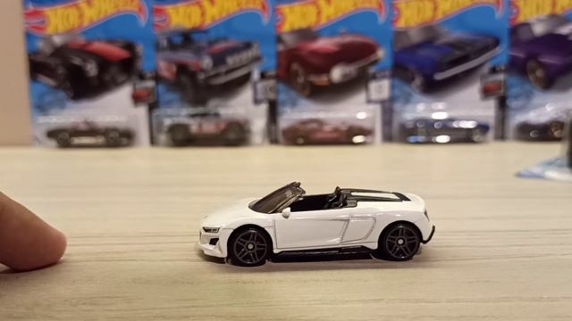 Hot Wheels Audi R8 Spyder 2019 e Audi Sport Quattro 1984 смотреть онлайн