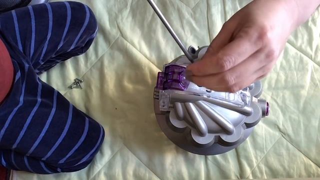 Dyson DC08 Cyclone Reinigung Zusammenbau смотреть онлайн