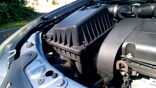 How To Change AIR FILTER Vauxhall Astra H MK5