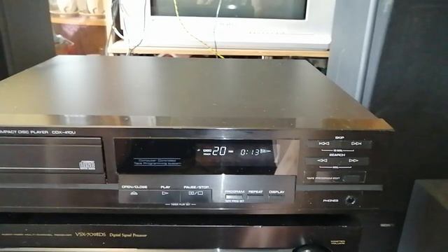 Yamaha CDX-410U смотреть онлайн