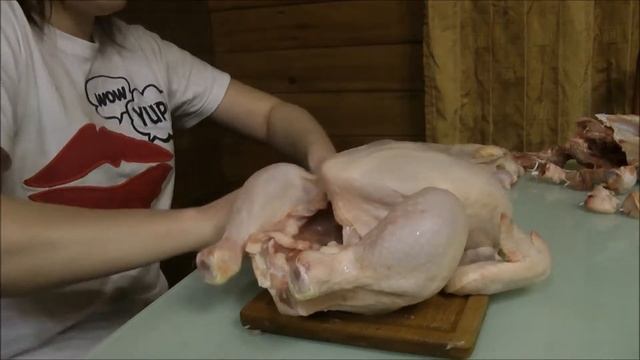 Обрабатываю курицу на рулет смотреть онлайн