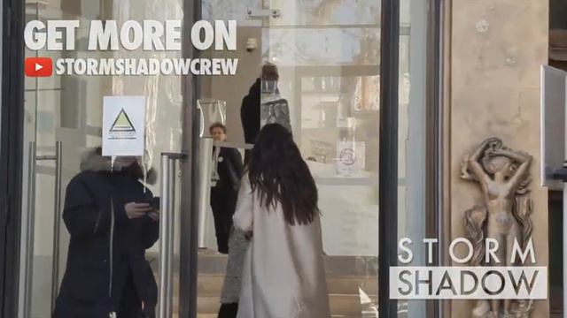 Maddie Ziegler, Heart Evangelista and Elena Perminova at the Giambattista Valli Fashion Show смотреть онлайн