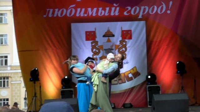 День города Смоленск 2011г. Танец слингомам. смотреть онлайн