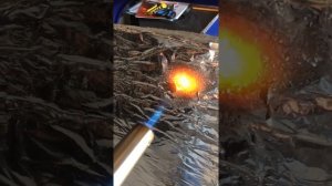 Базальтовый картон с фольгой. Выдержит ли он пламя  газовой горелки  и Т-  700-800 градусов?Провери