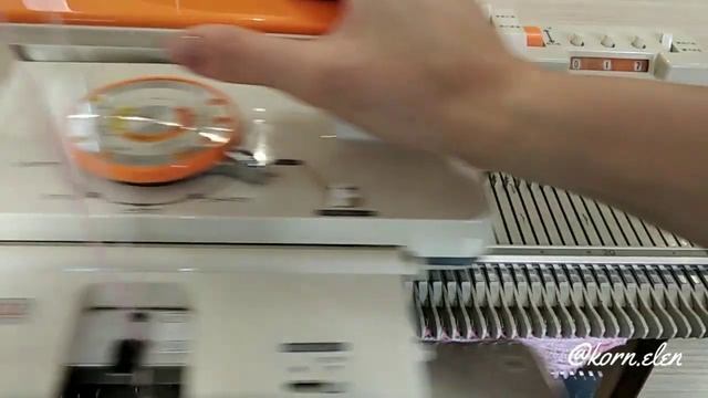 LECLE // 10. Вязание по перфокарте: застряла каретка. Исправление ошибки вязания по перфокарте смотреть онлайн