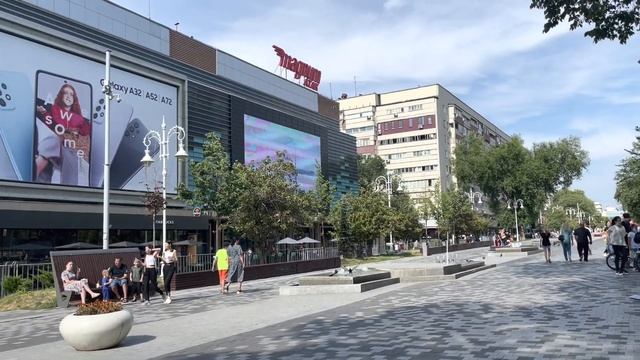 Пешеходная улица Жибек Жолы. Любимый город Алматы. Пешком по городу, который в карантине. смотреть онлайн