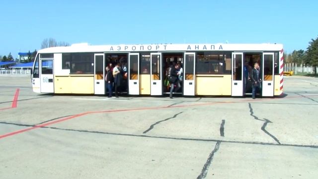 Первым делом - самолёты. Анапа отмечает вековой юбилей гражданской авиации смотреть онлайн