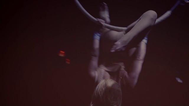 19 декабря - Летящие над облаками смотреть онлайн