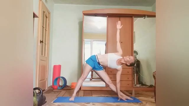 ДЕЛАЙ НОГИ! 25тиминутная практика для ног: укрепление и растяжка