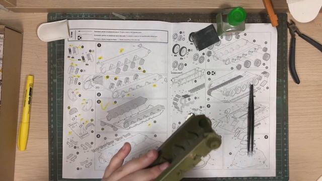 Стрим Т-34 УЗТМ Звезда Часть II. Сборка кормовой детали, начало работы с балансирами катков. смотреть онлайн
